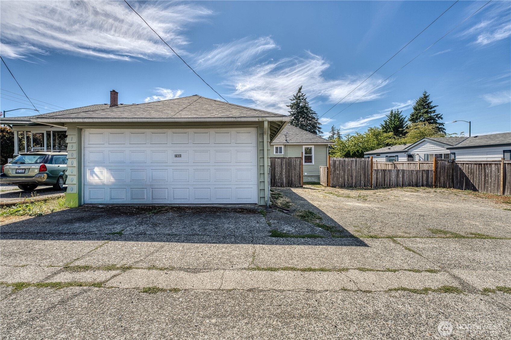 1908 Burwell St Property Photo 24