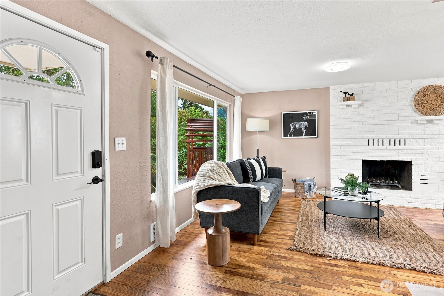 4975 Johnson Street Property Photo 4