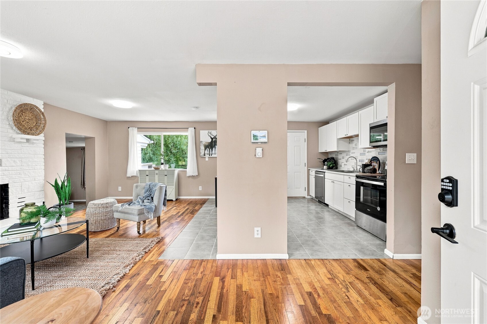 4975 Johnson Street Property Photo 5