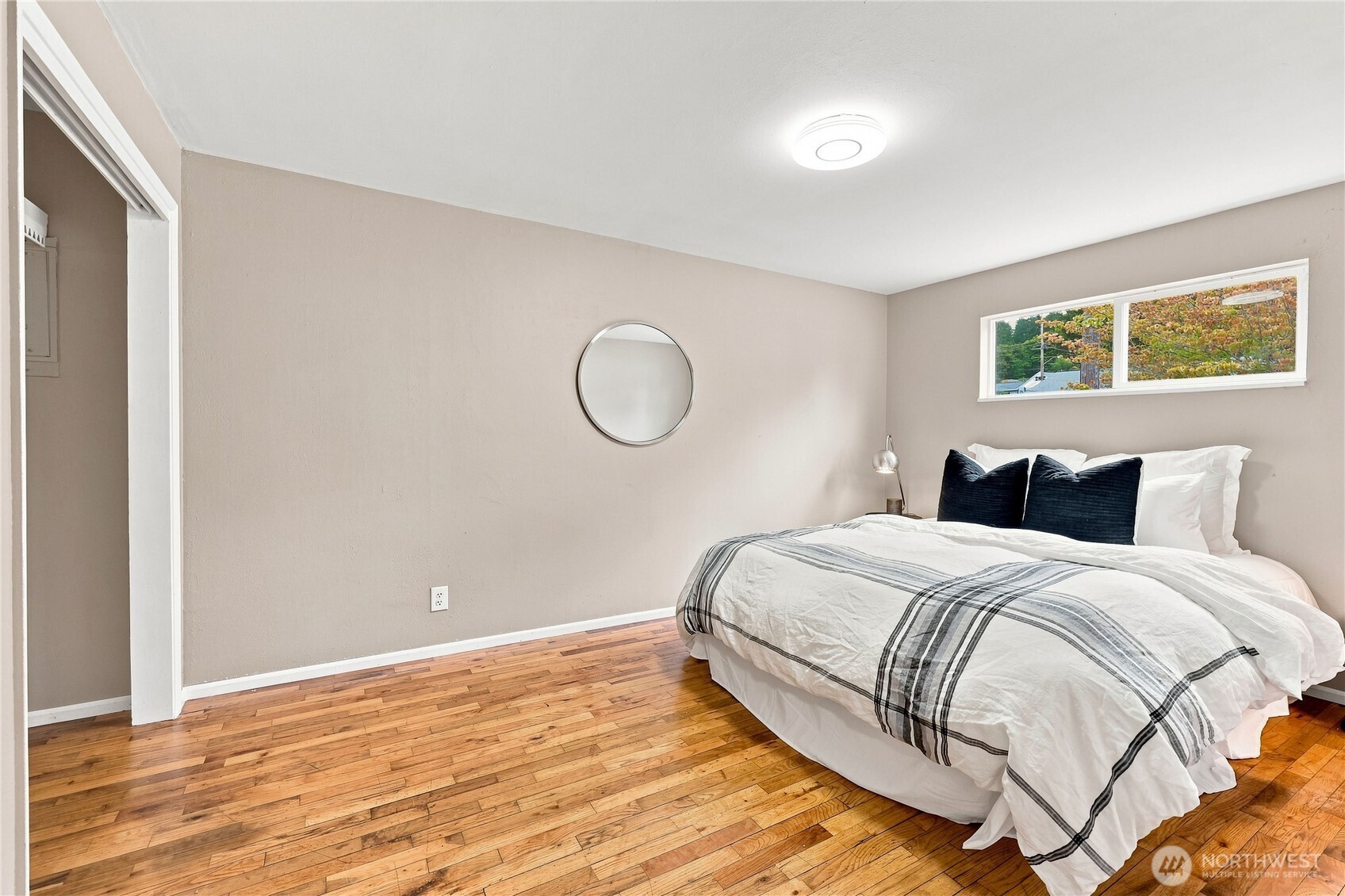 4975 Johnson Street Property Photo 17