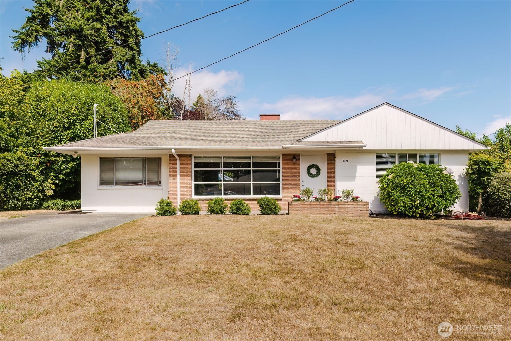 2122 Ne Sunrise Drive Property Photo 1