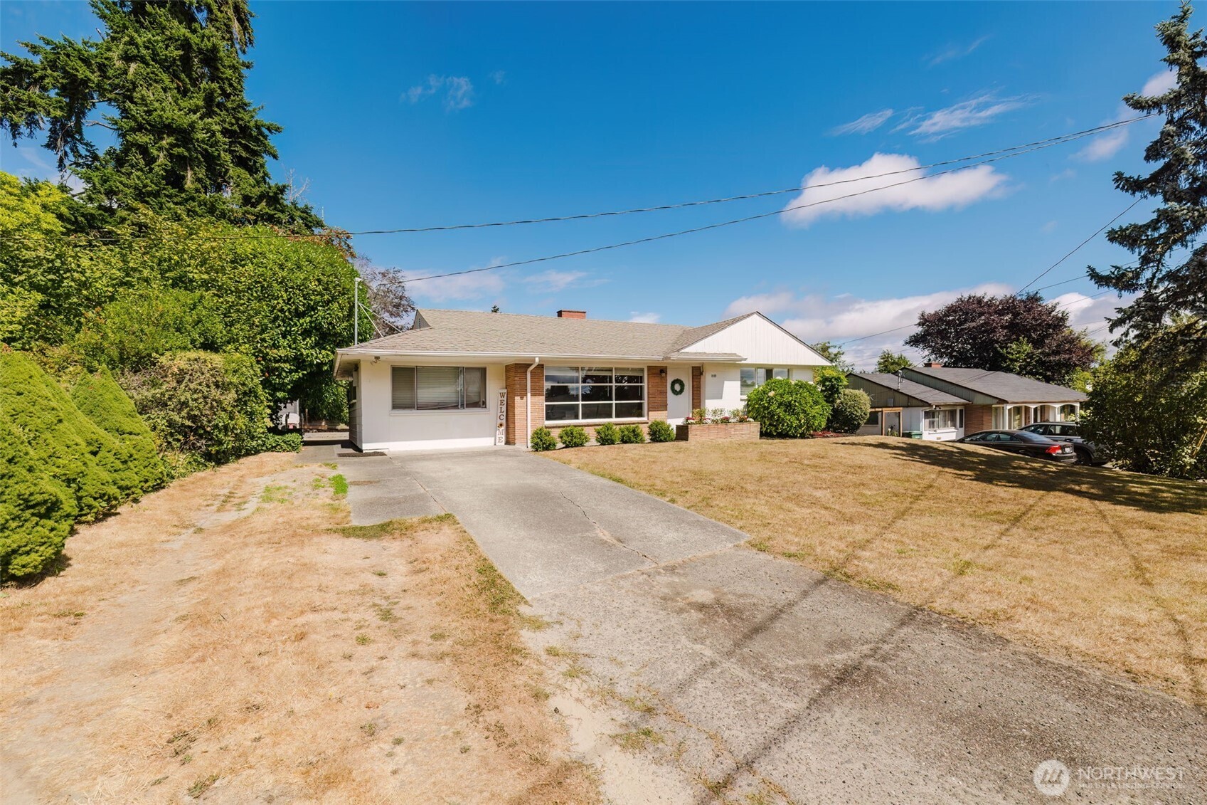 2122 Ne Sunrise Drive Property Photo 2