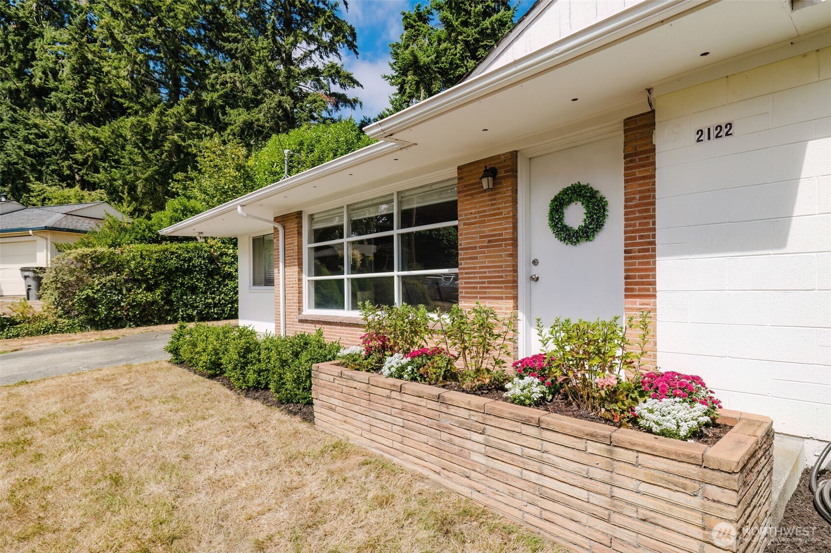 2122 Ne Sunrise Drive Property Photo 4
