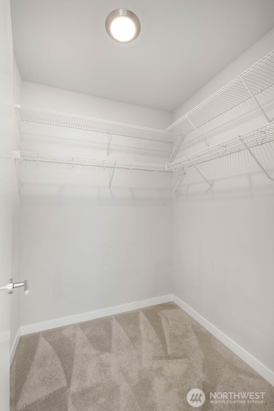 8544 21st Pl Ne Property Photo 15