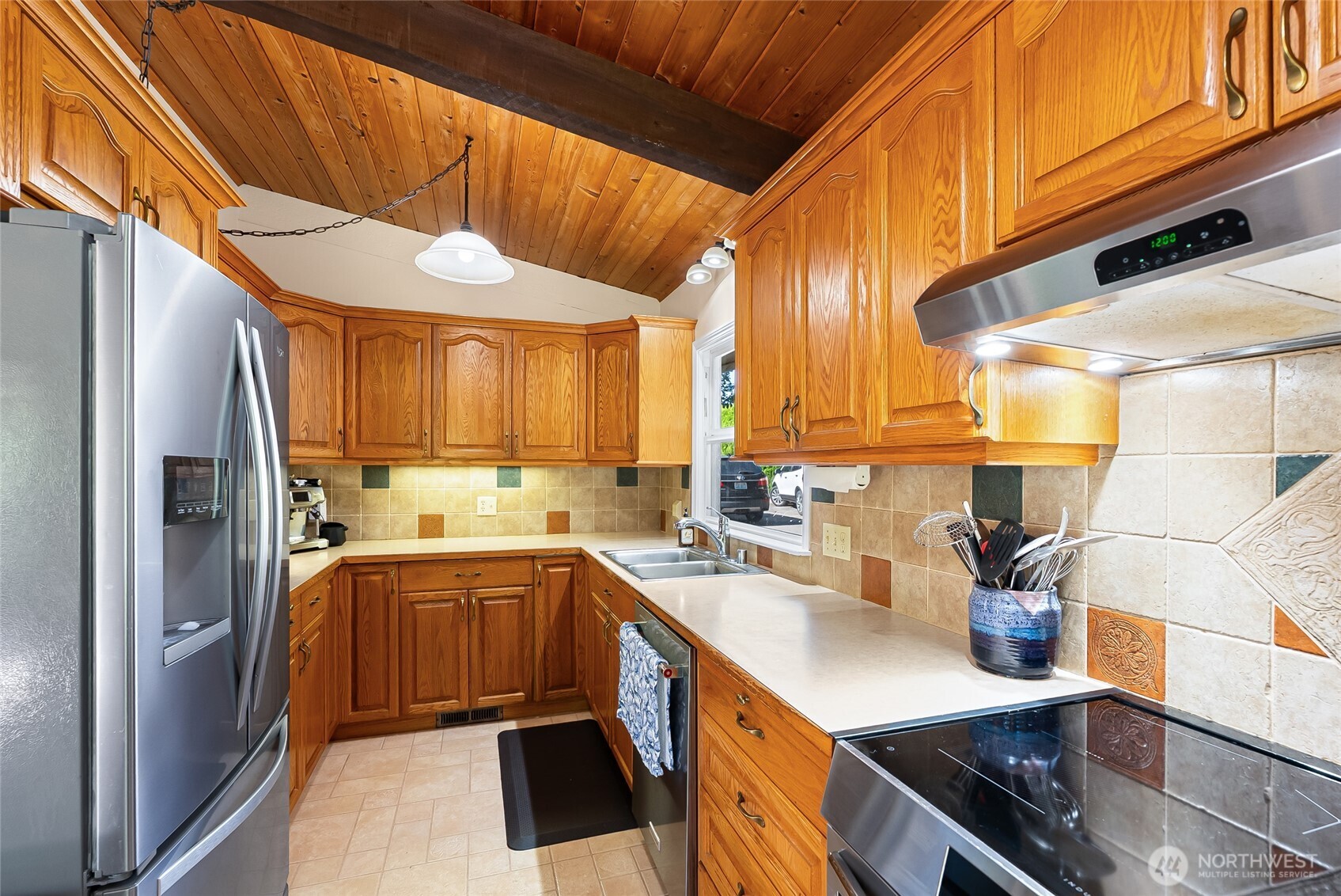 555 E Hemmi Road Property Photo 11