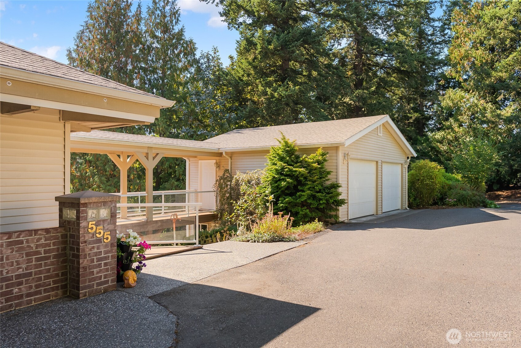 555 E Hemmi Road Property Photo 31
