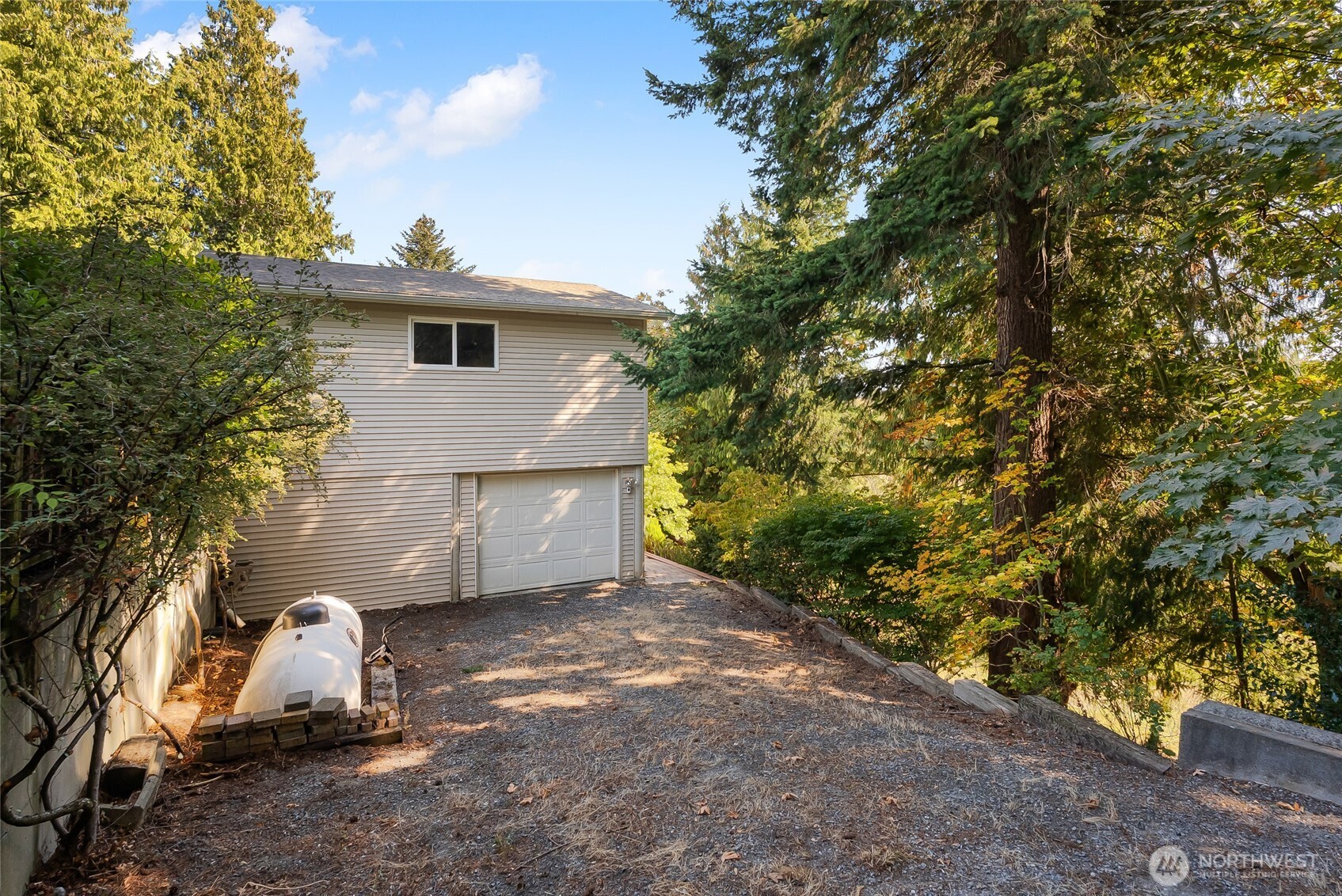 555 E Hemmi Road Property Photo 32