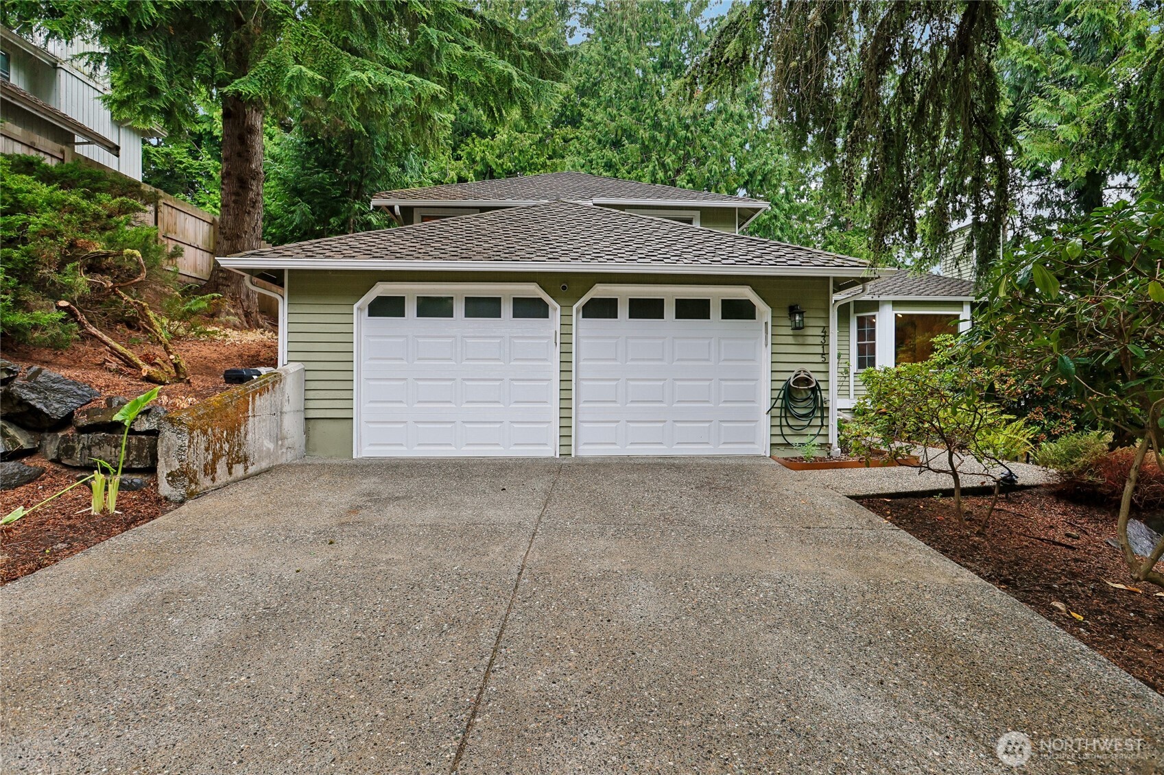 4315 210th Place Property Photo 2