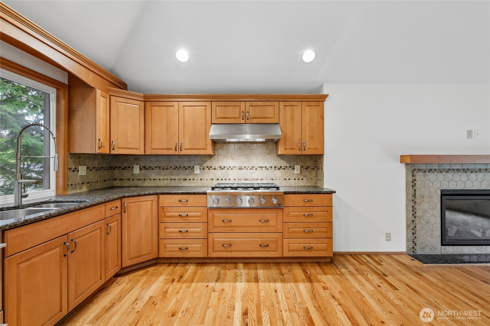 4315 210th Place Property Photo 8