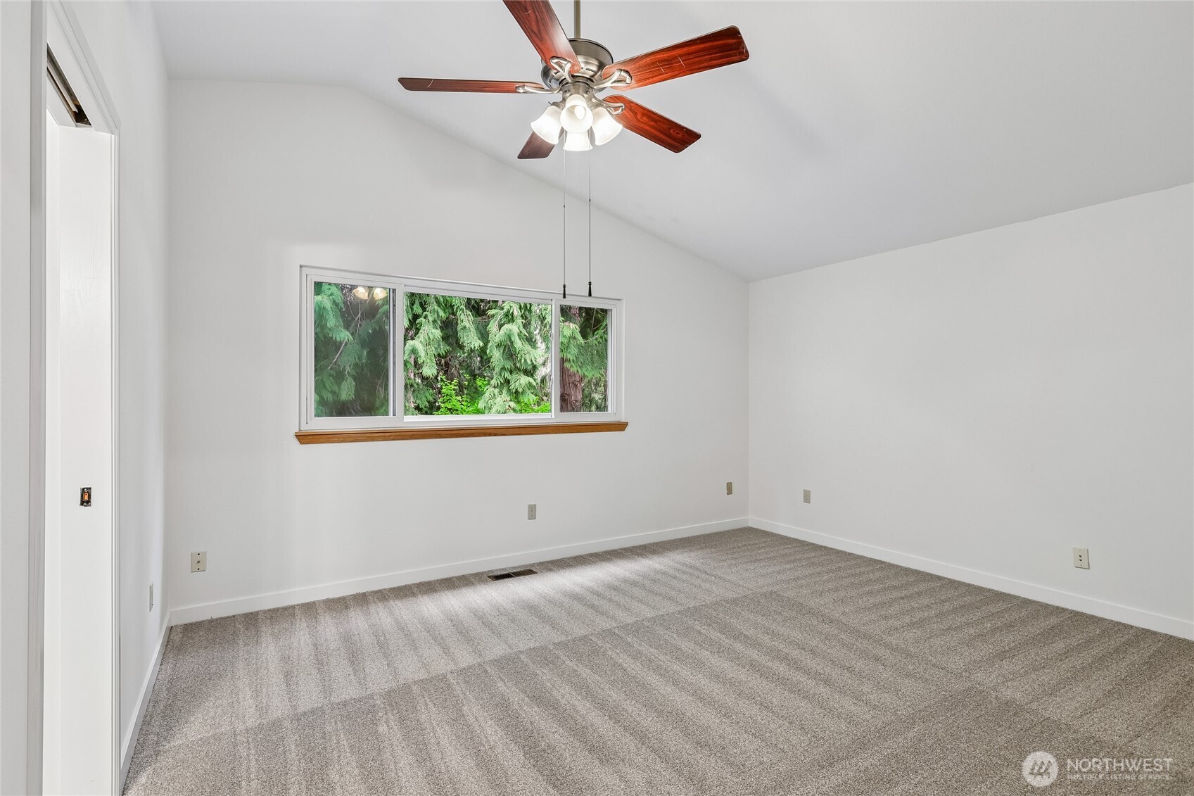 4315 210th Place Property Photo 18