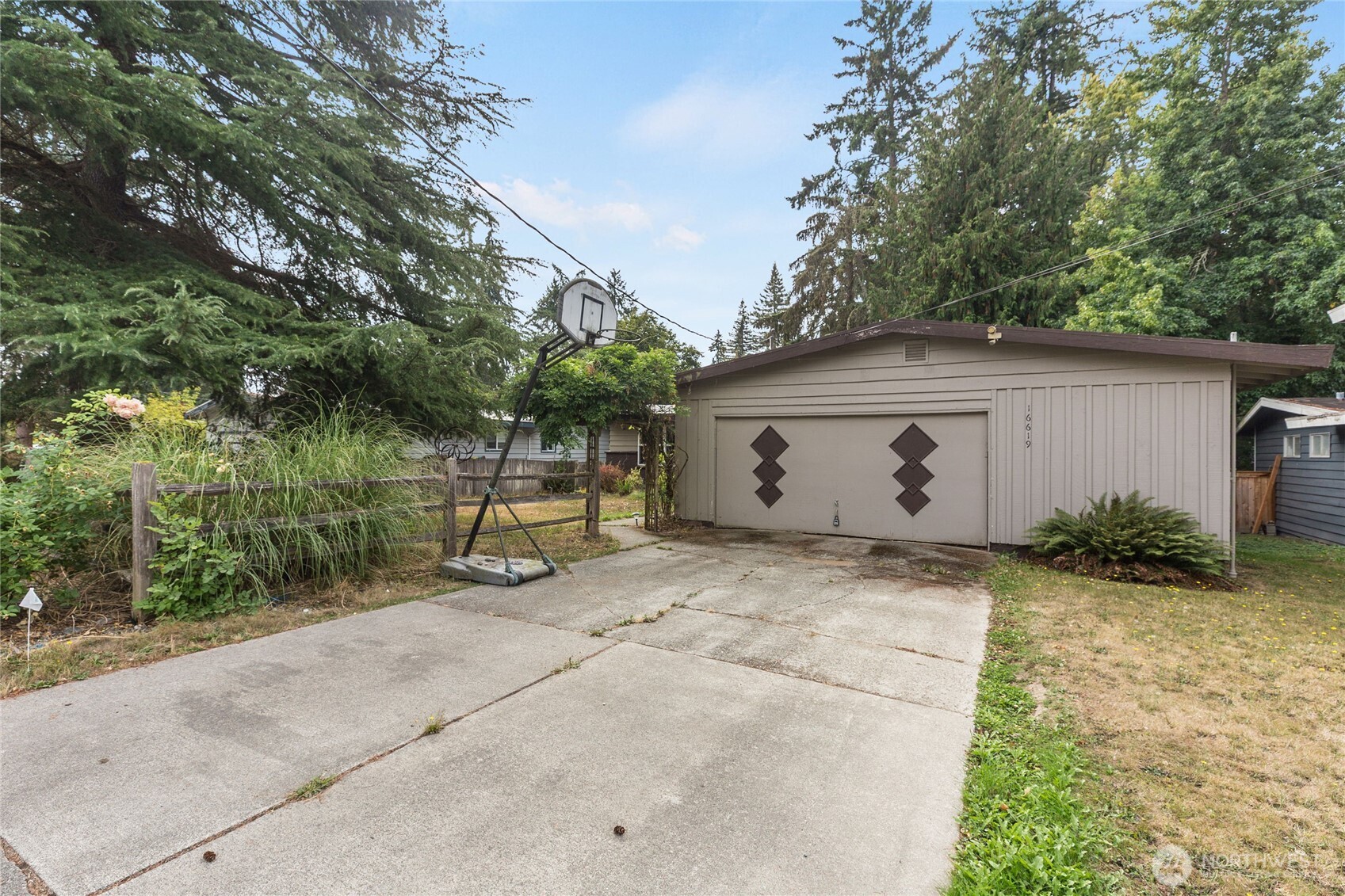 16619 Se 12th Street Property Photo 2