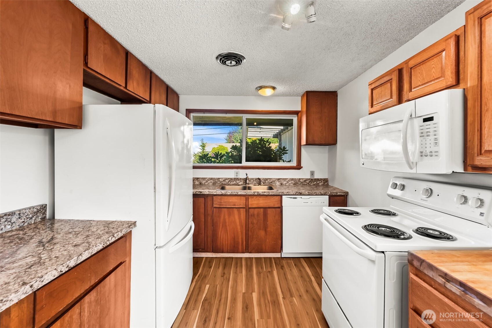1309 Lenore Drive Property Photo 10