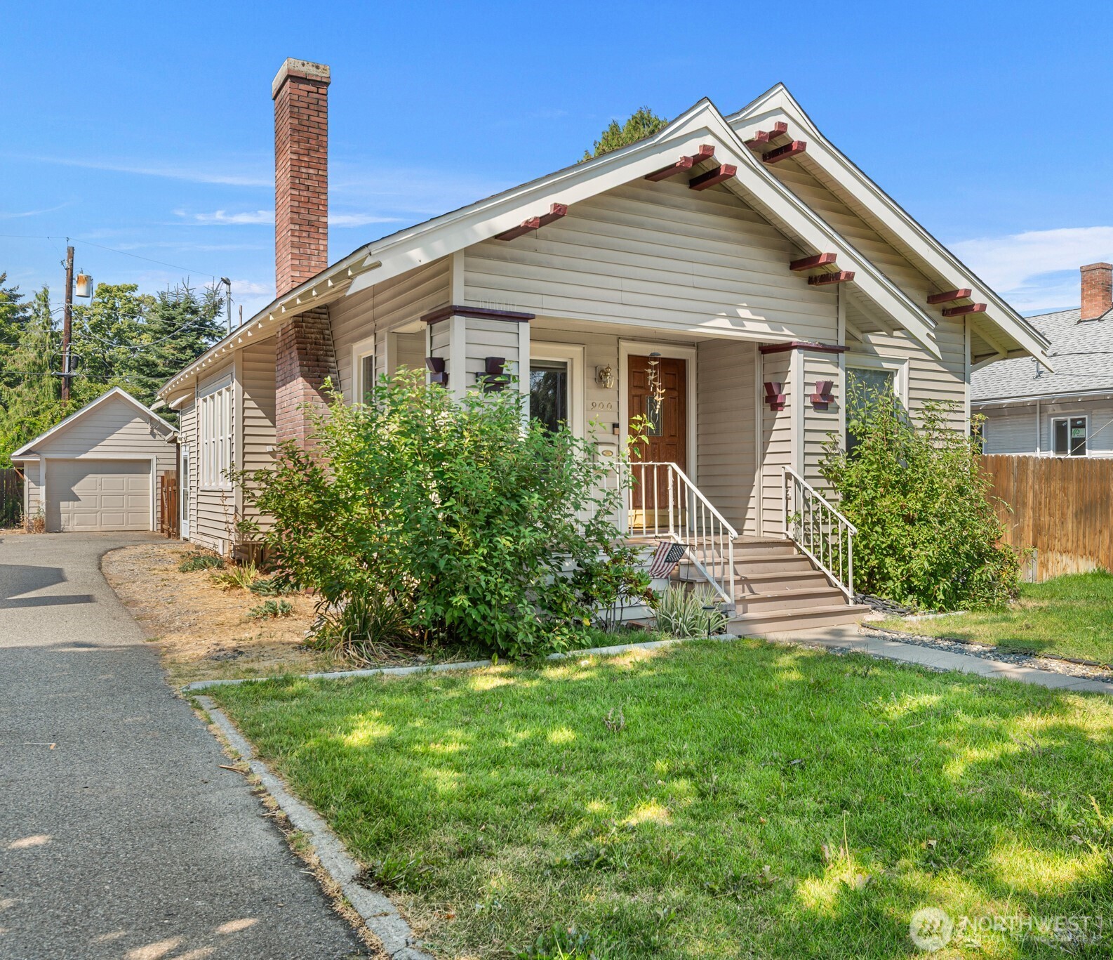 900 Okanogan Avenue Property Photo 1