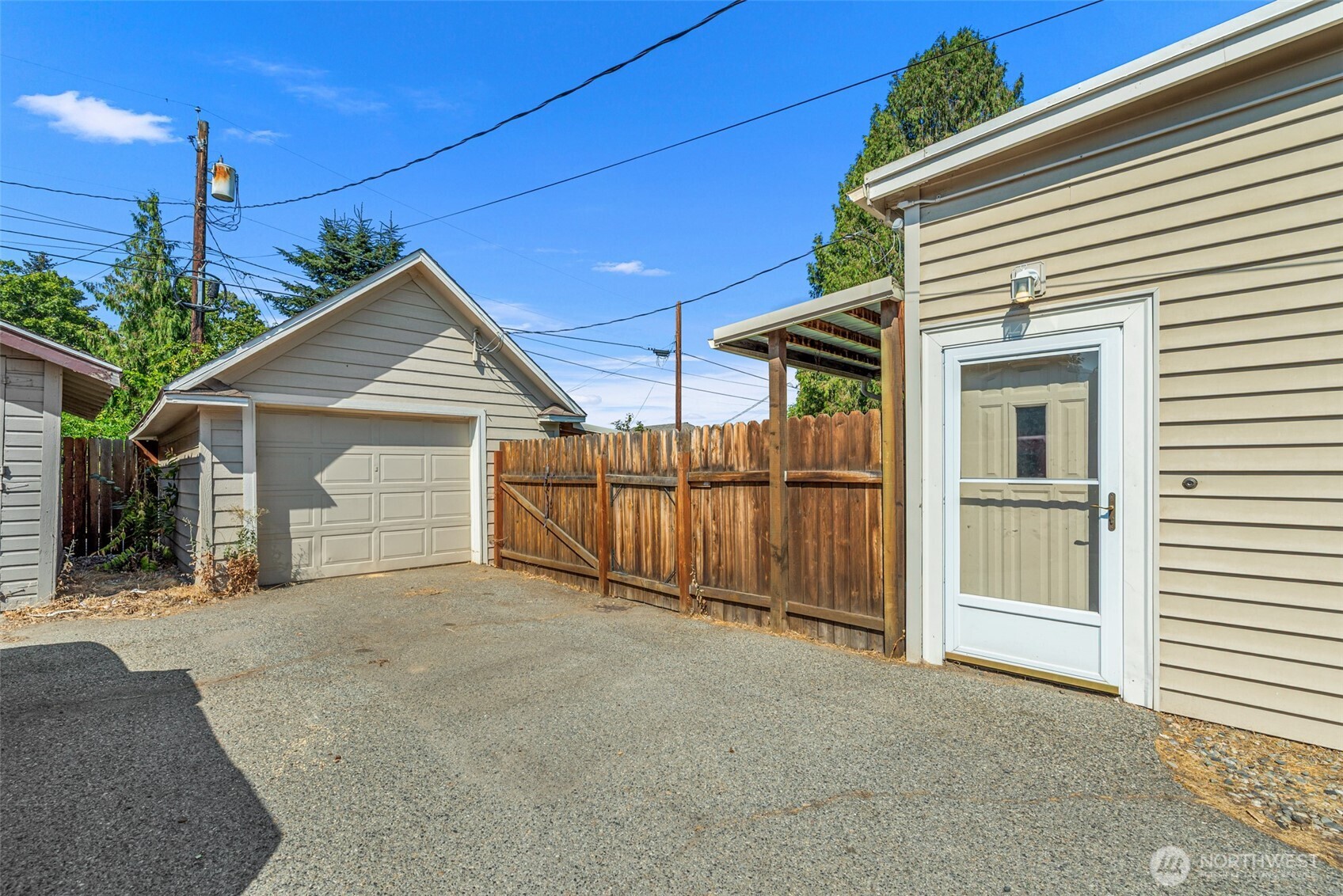900 Okanogan Avenue Property Photo 36