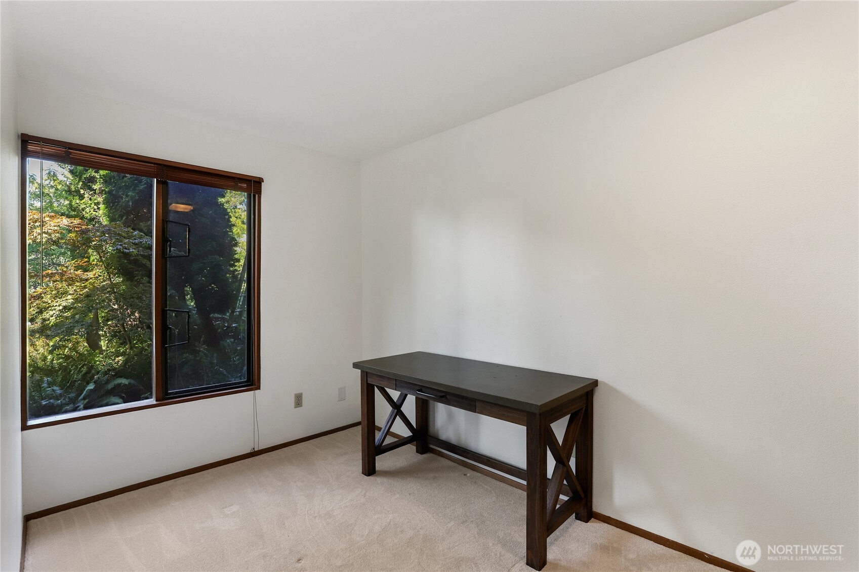 3921 S Angeline Street Property Photo 25