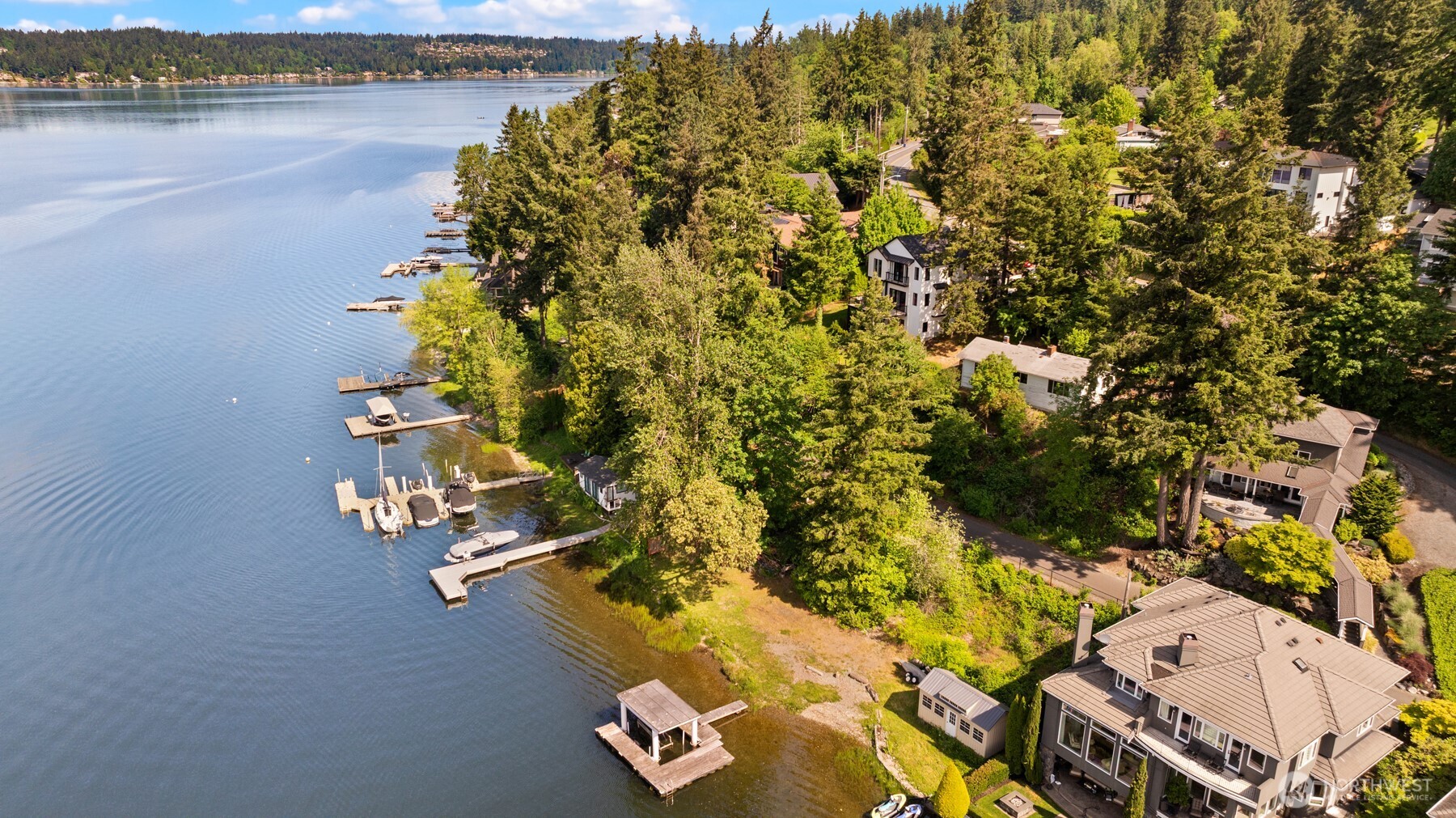 3027 E Lake Sammamish Parkway Property Photo 1