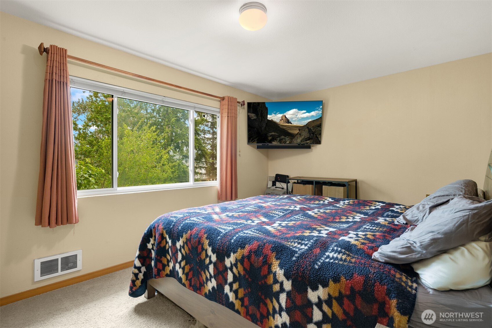 3027 E Lake Sammamish Parkway Property Photo 9