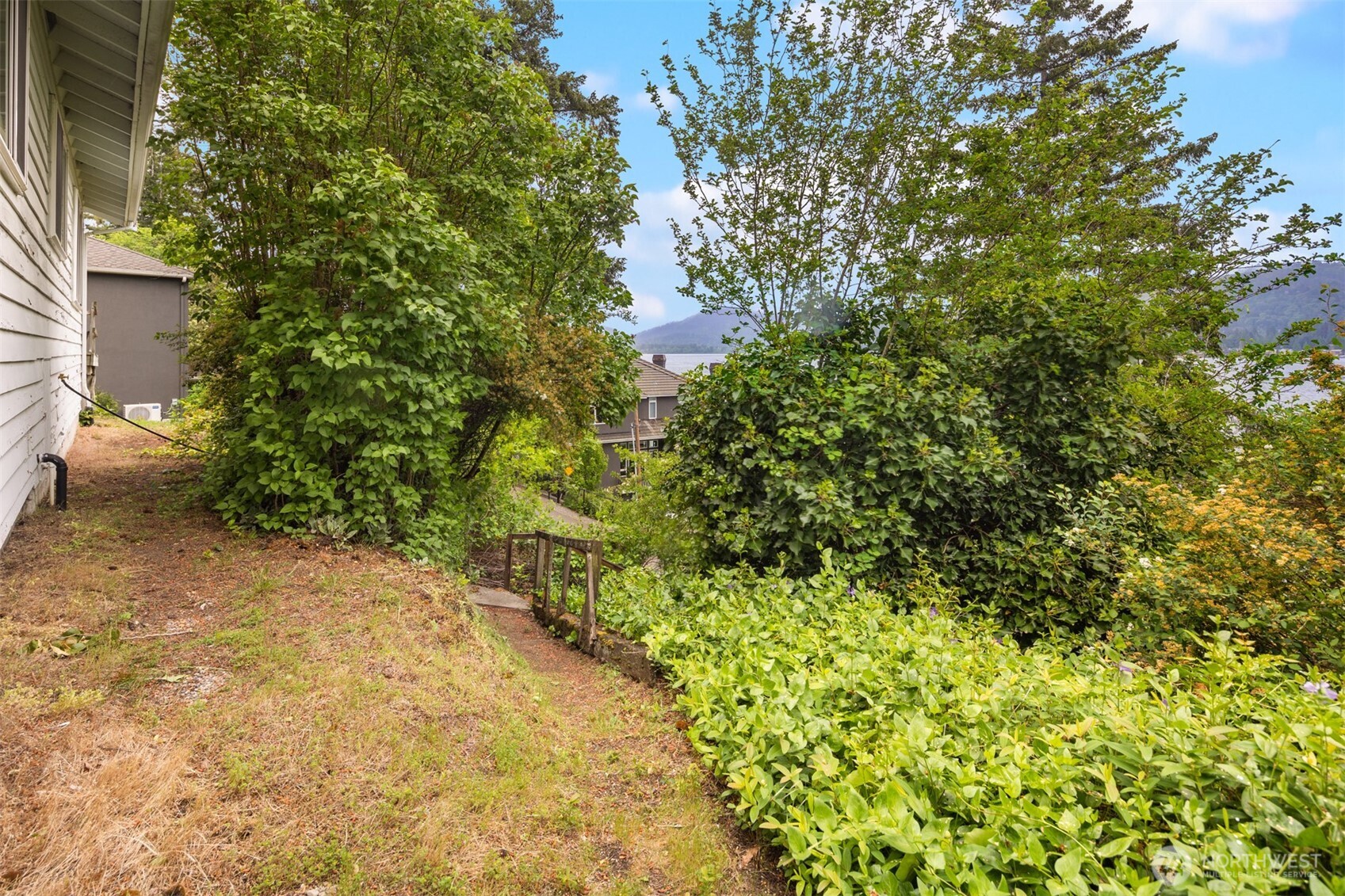 3027 E Lake Sammamish Parkway Property Photo 12