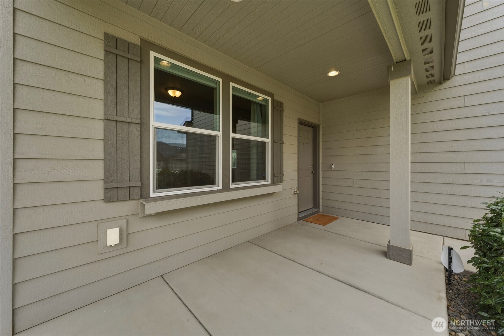 1103 Sw Julia St Property Photo 2
