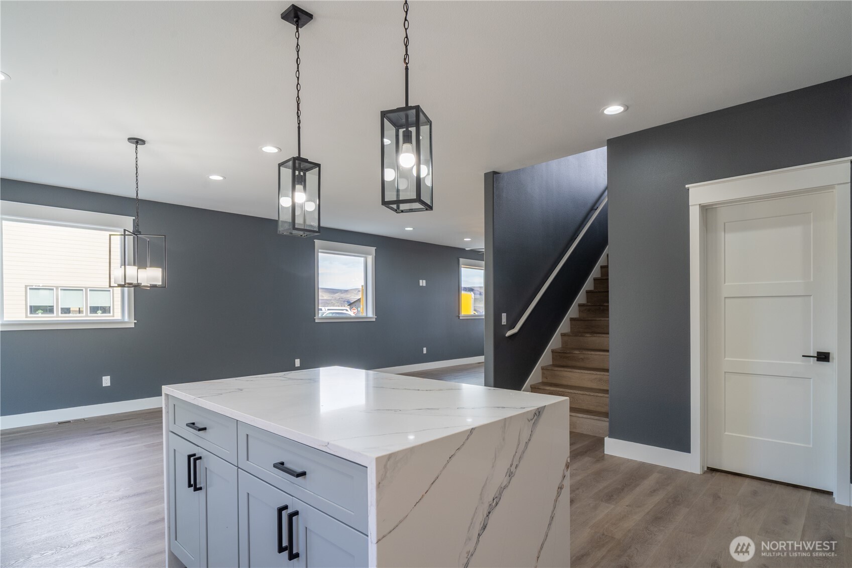 201 Bridgeview Drive Property Photo 9