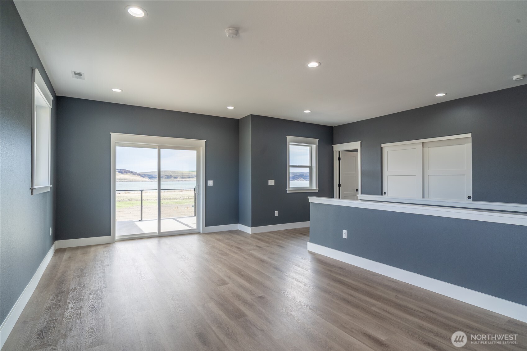 201 Bridgeview Drive Property Photo 12