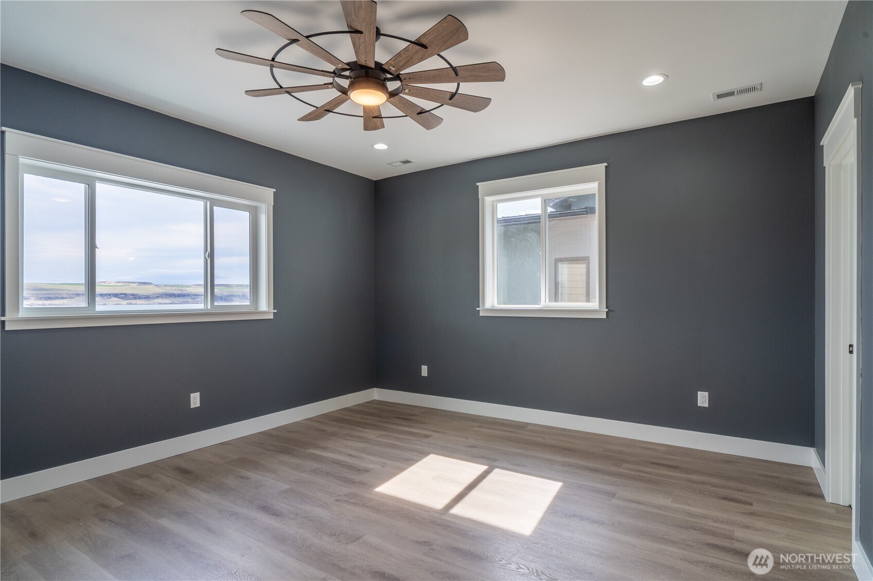 201 Bridgeview Drive Property Photo 16