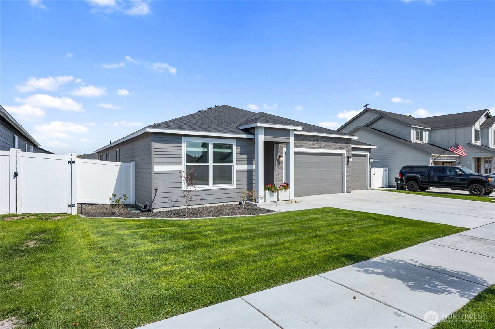 4744 W Junco Street Property Photo 2