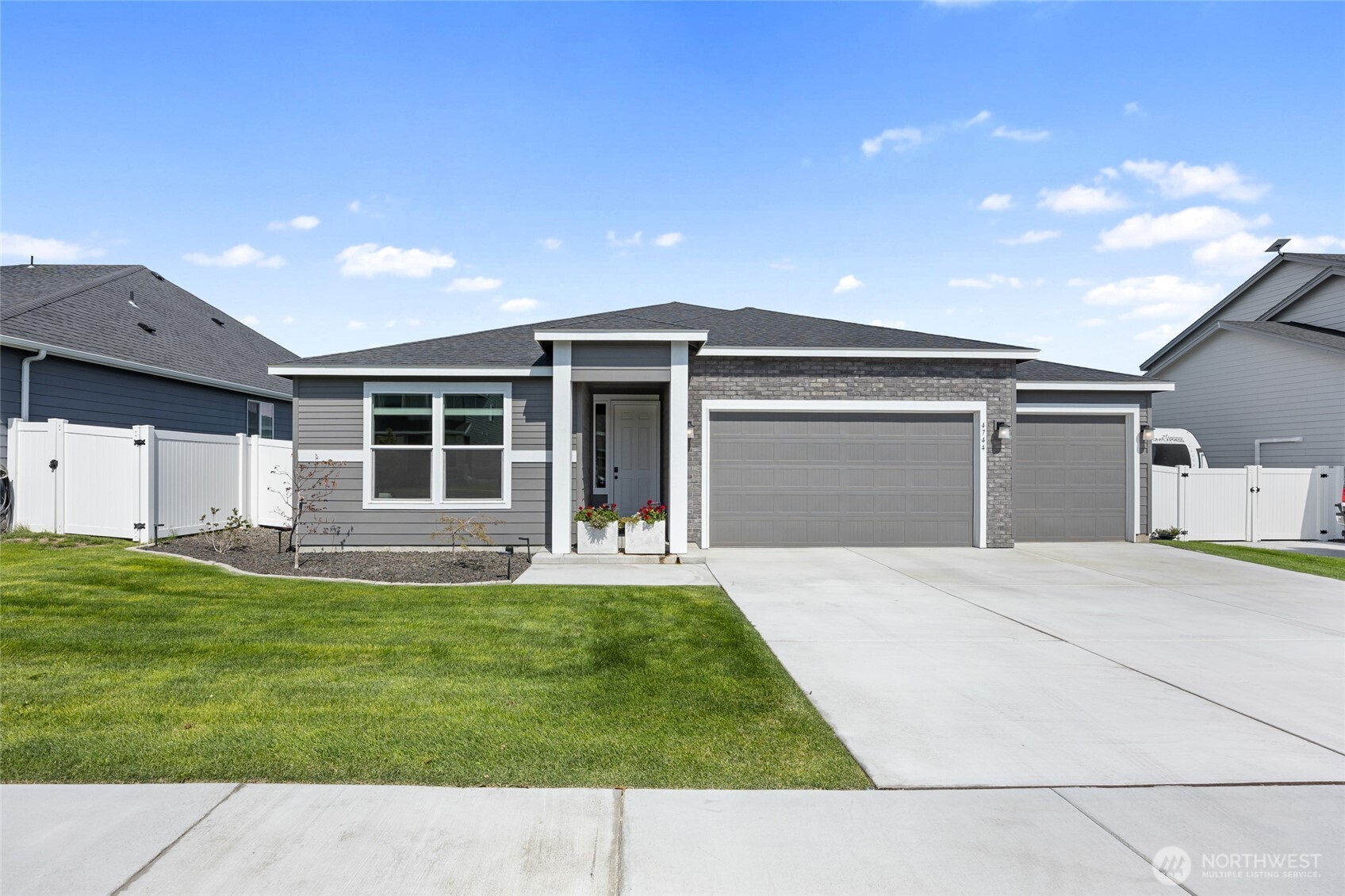 4744 W Junco Street Property Photo 3