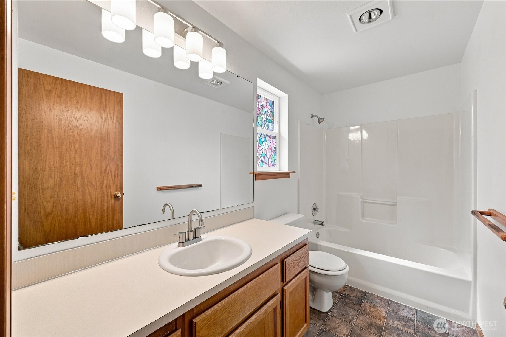 2233 E Birch Street Property Photo 16