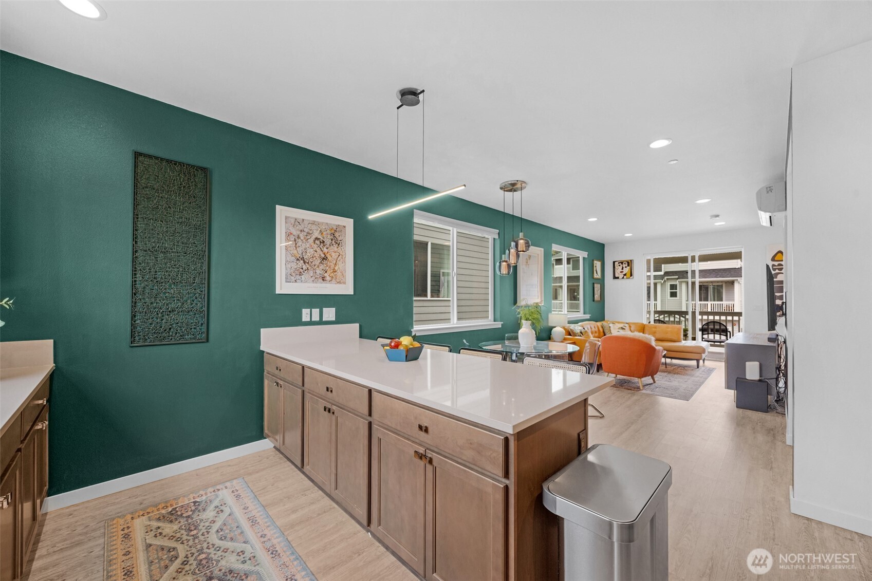 18132 1st Place Property Photo 5