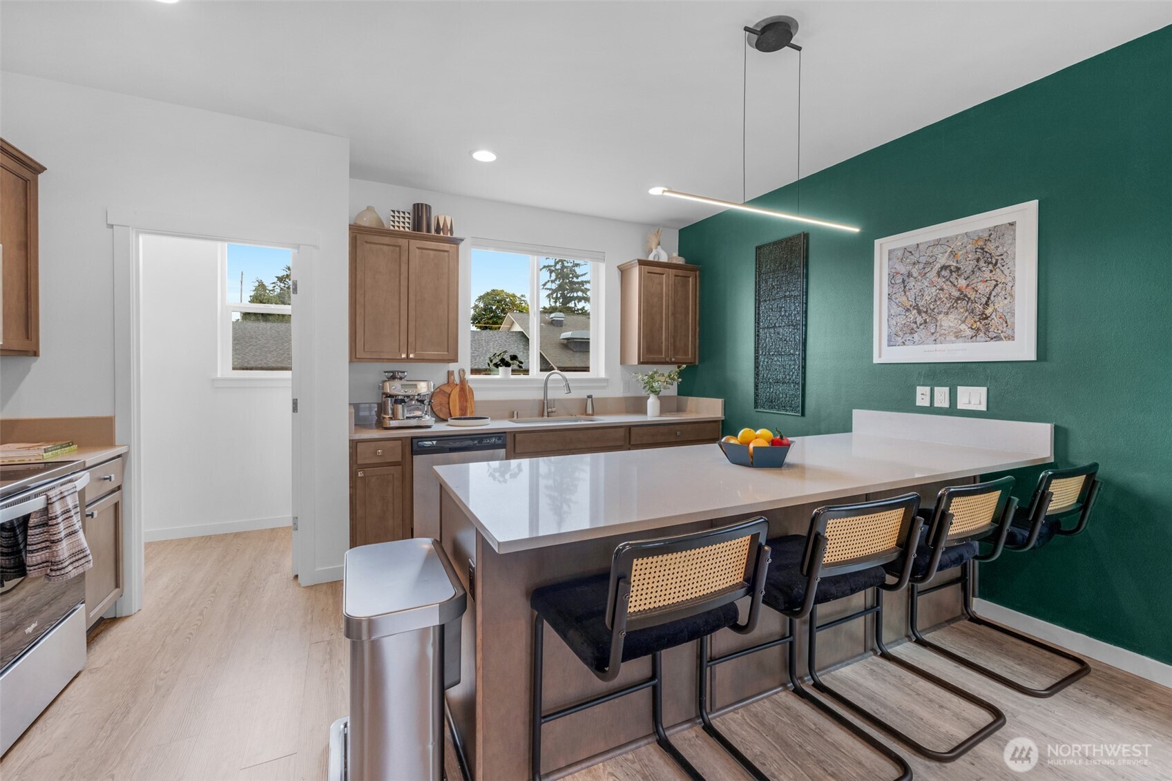 18132 1st Place Property Photo 7