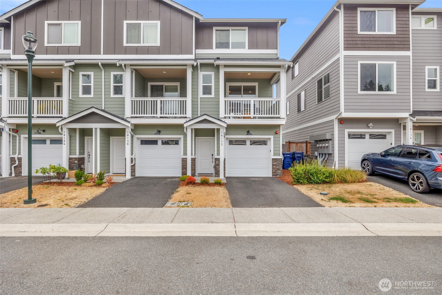 18132 1st Place Property Photo 32