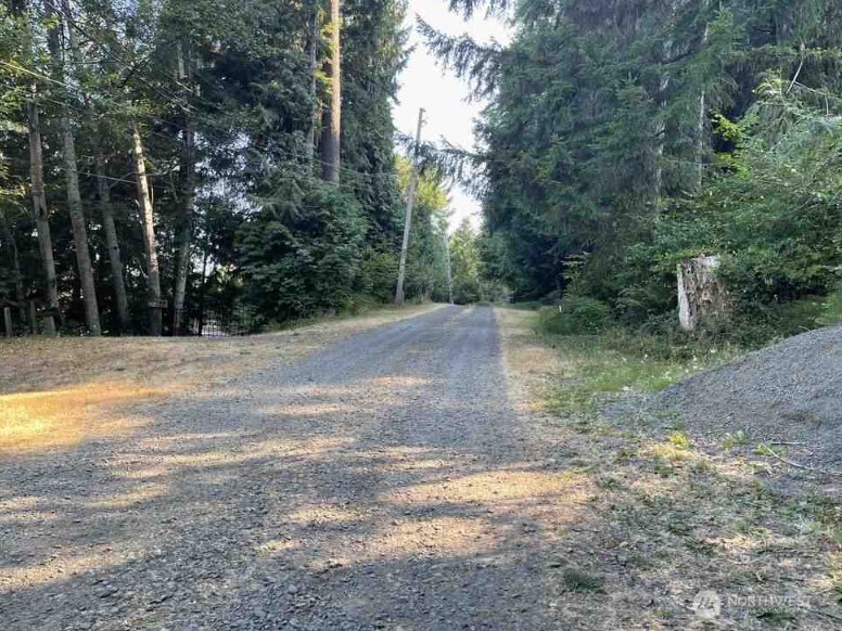 108 E Beaver Lane Property Photo 9