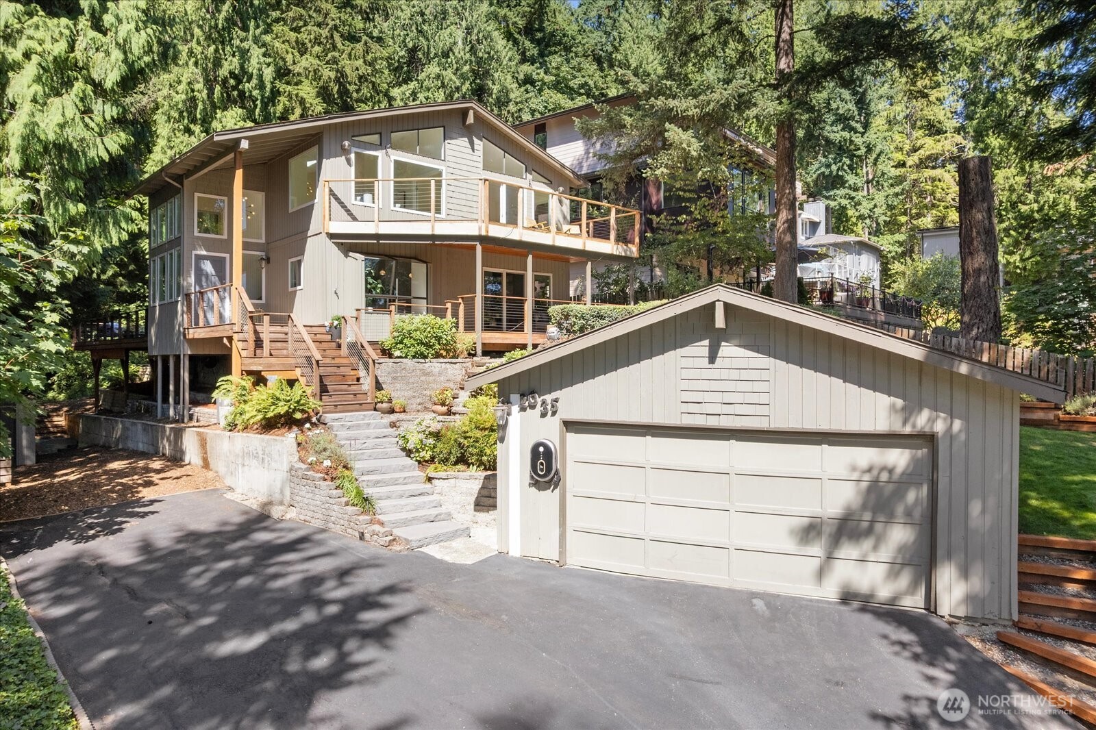 2035 West Lake Sammamish Parkway Property Photo 1