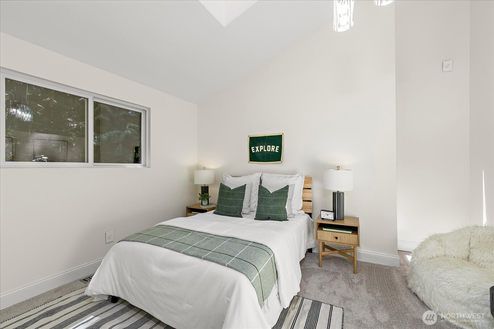 2035 West Lake Sammamish Parkway Property Photo 28