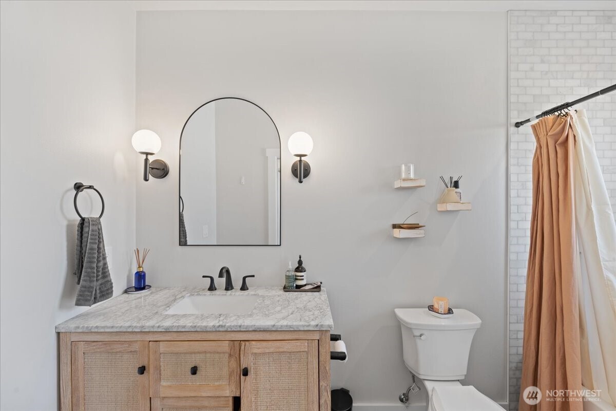 2714 N Mccarver Street Property Photo 23