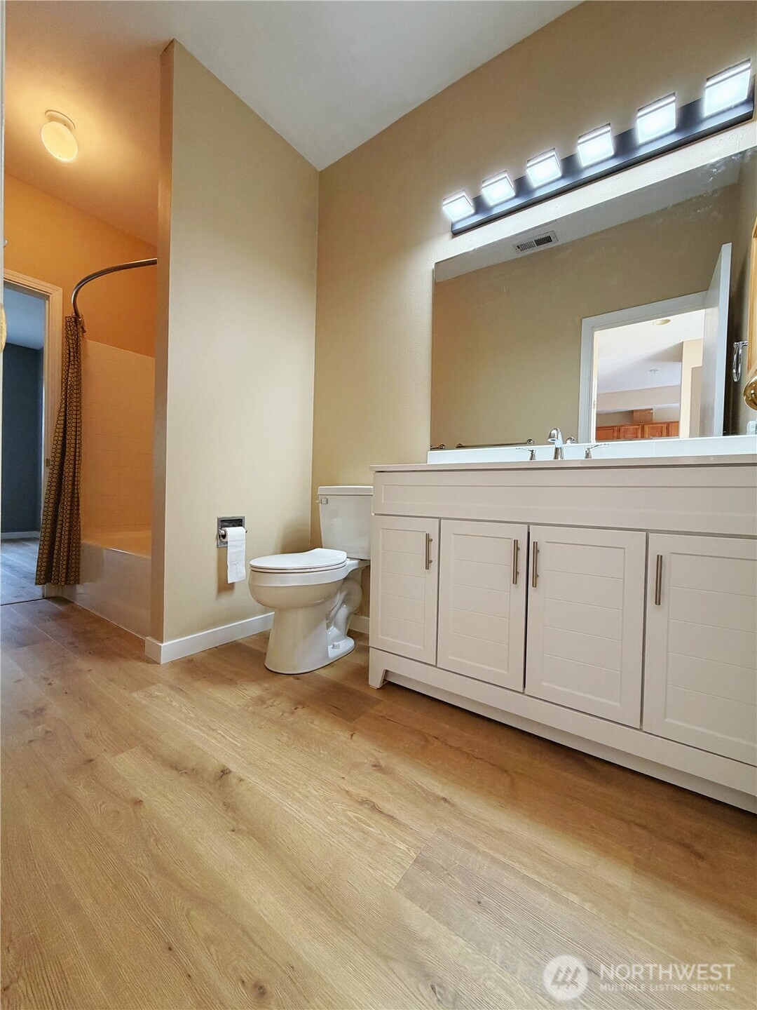 4702 Mill Pond Drive 212 Property Photo 8