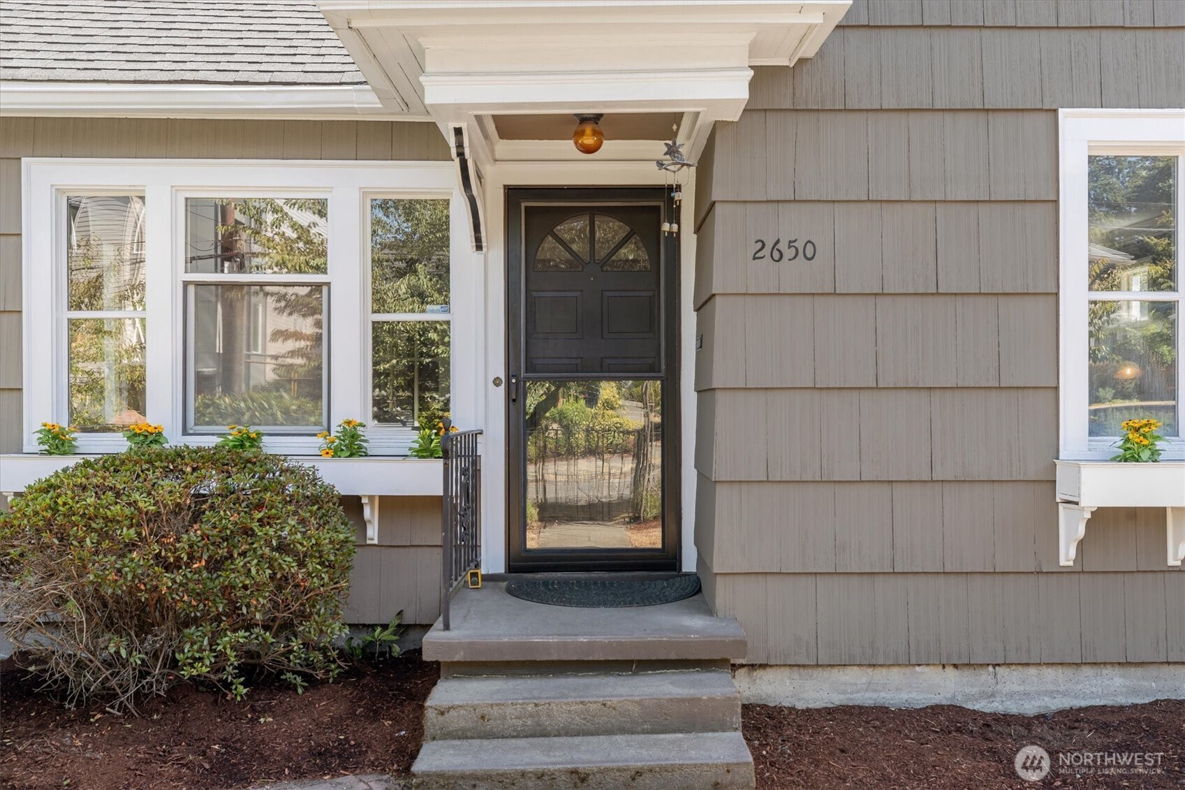 2650 Walnut Avenue Property Photo 4
