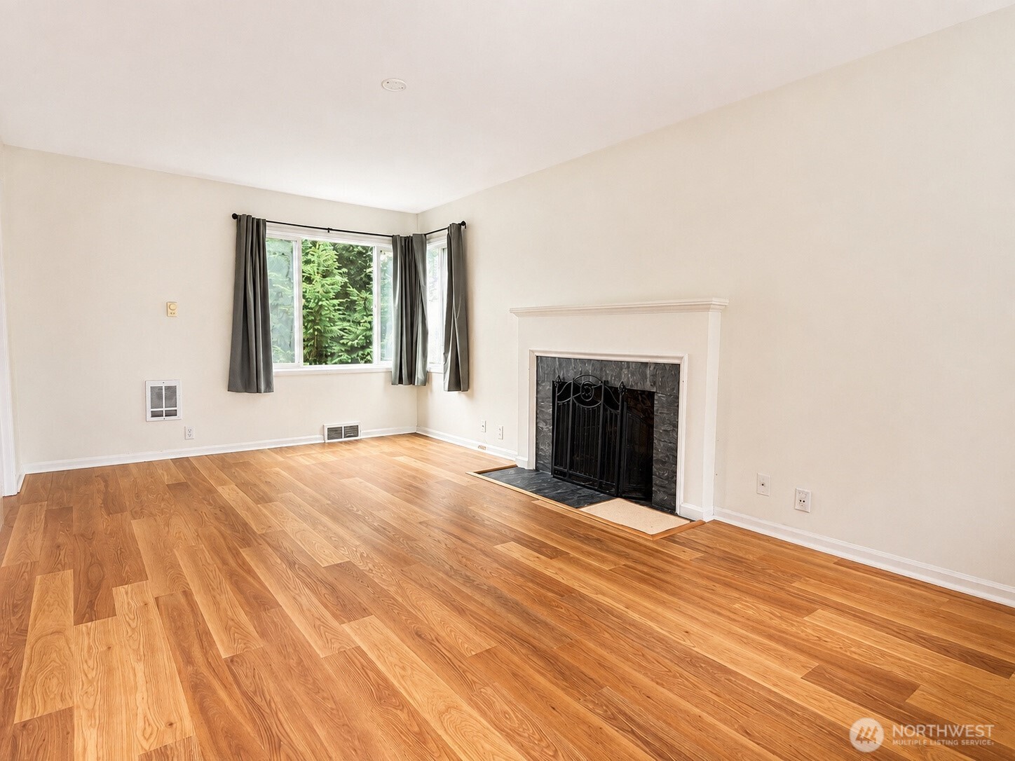 8516 37th Avenue Property Photo 5