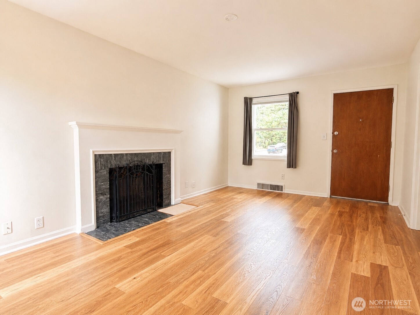 8516 37th Avenue Property Photo 6