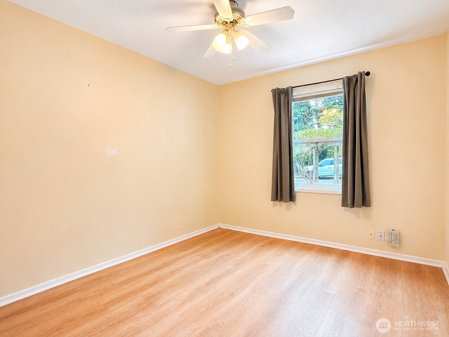 8516 37th Avenue Property Photo 10
