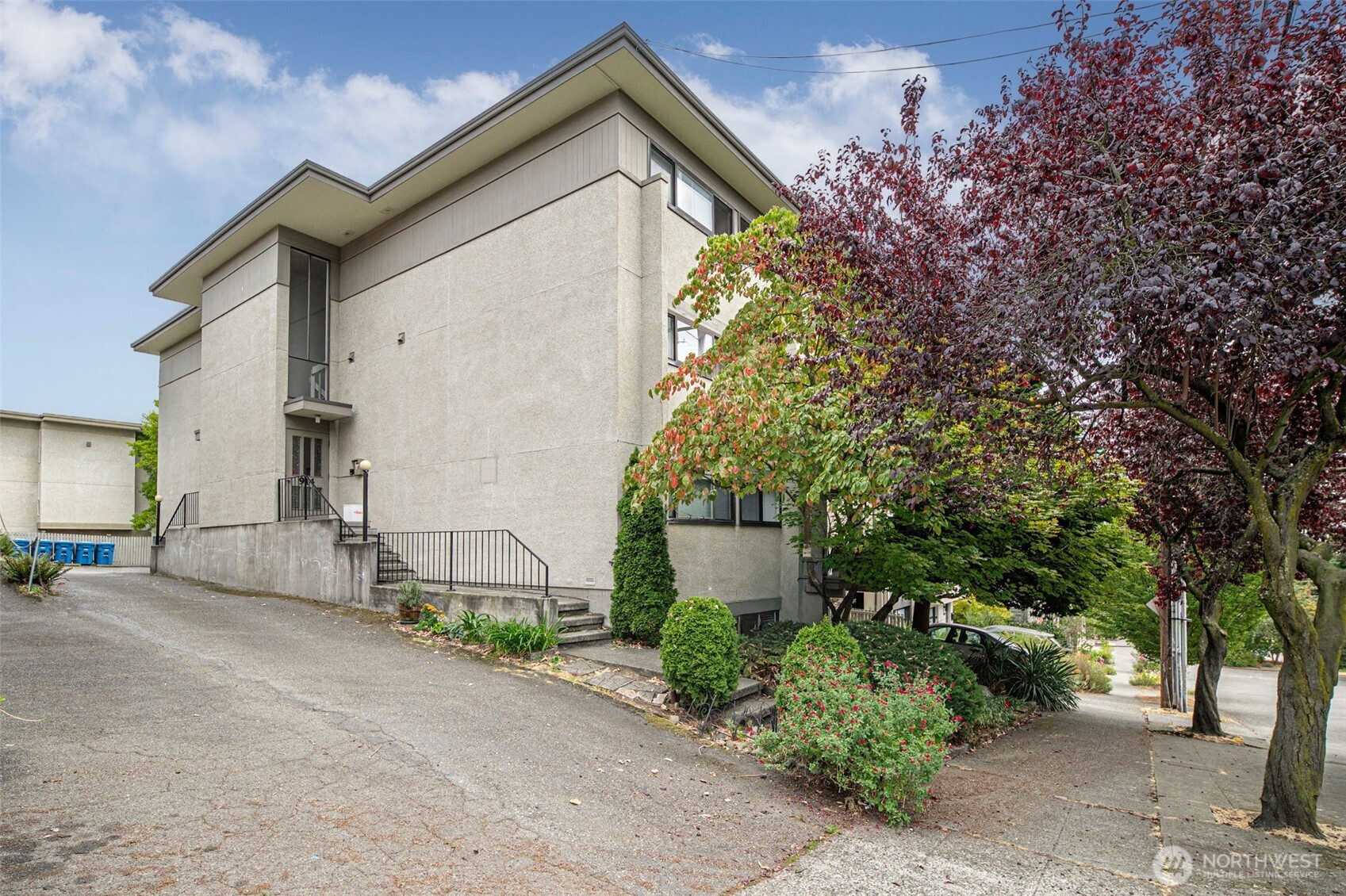 914 6th Avenue 201 Property Photo 3