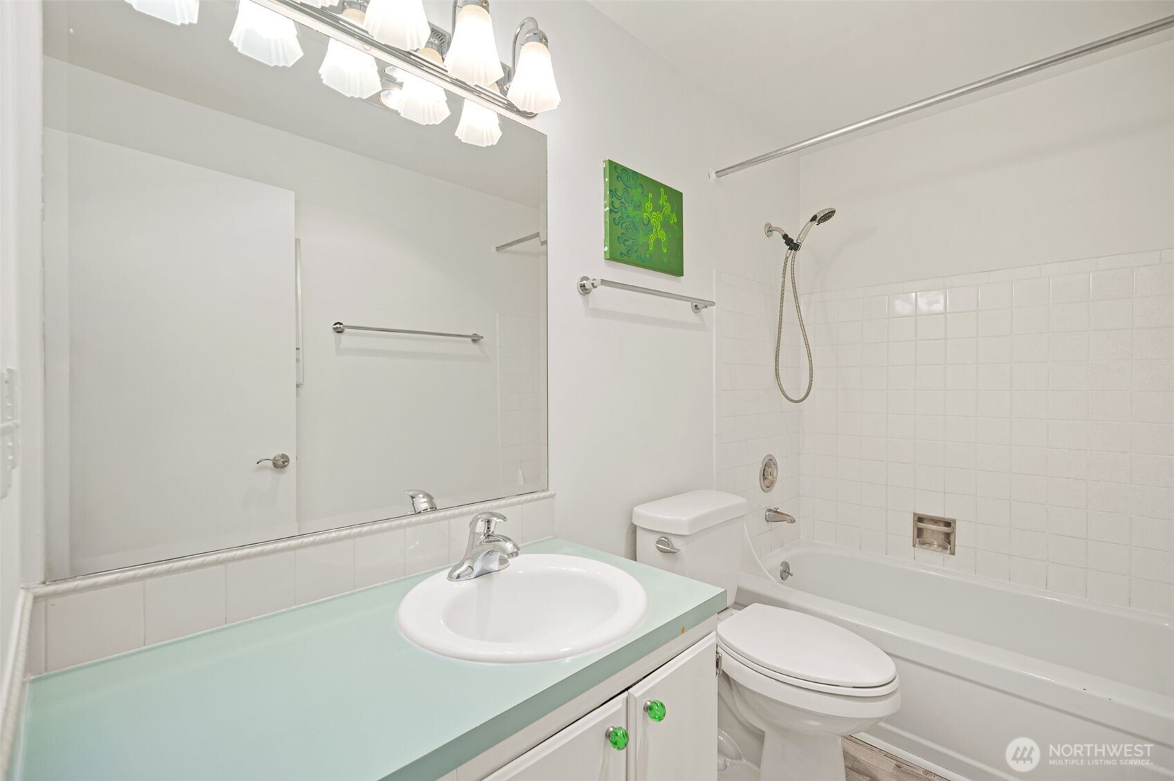 914 6th Avenue 201 Property Photo 6