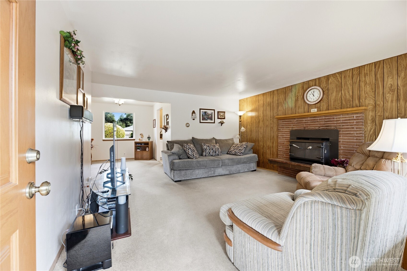 420 S 128th Street Property Photo 4