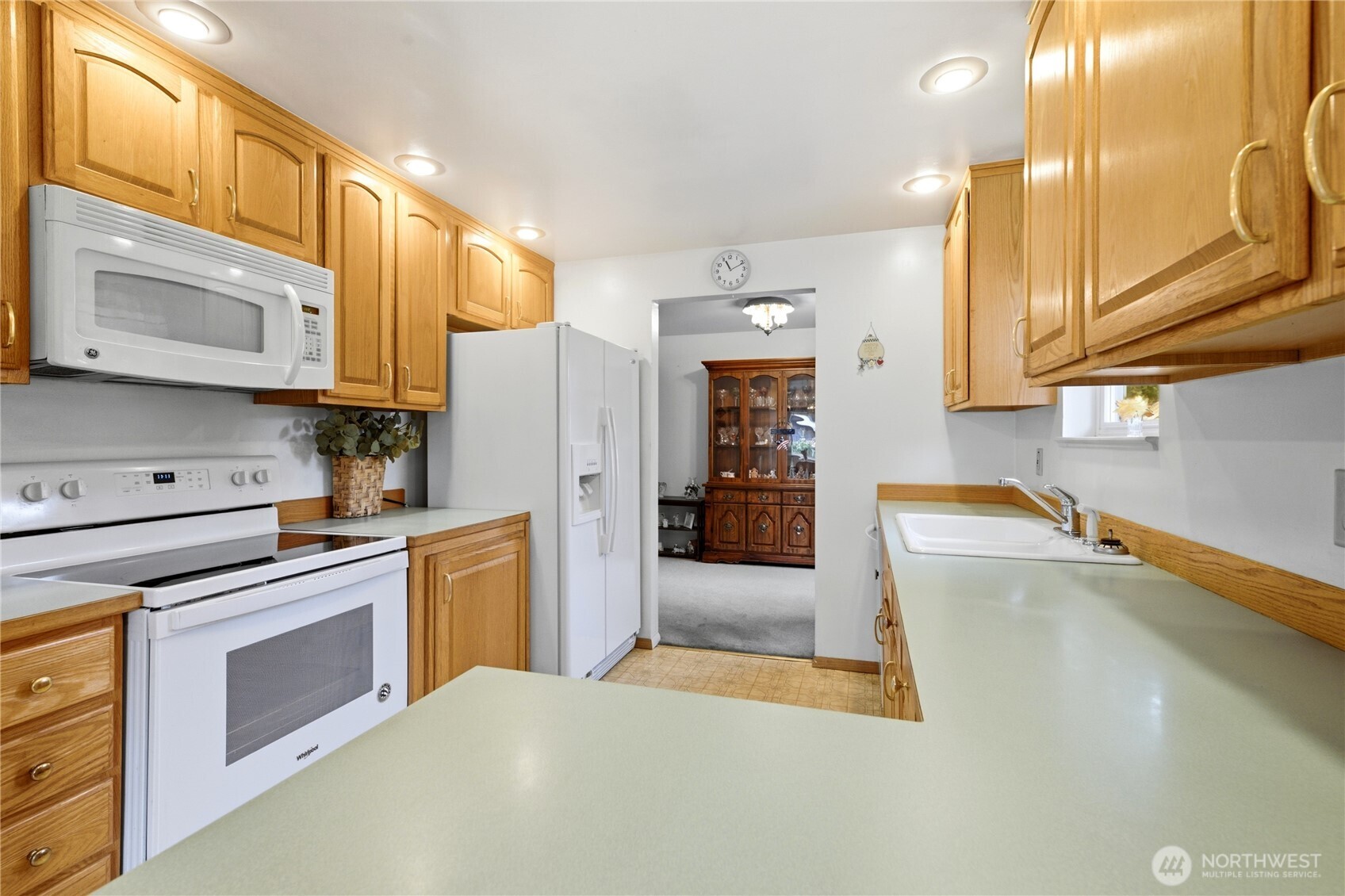 420 S 128th Street Property Photo 9