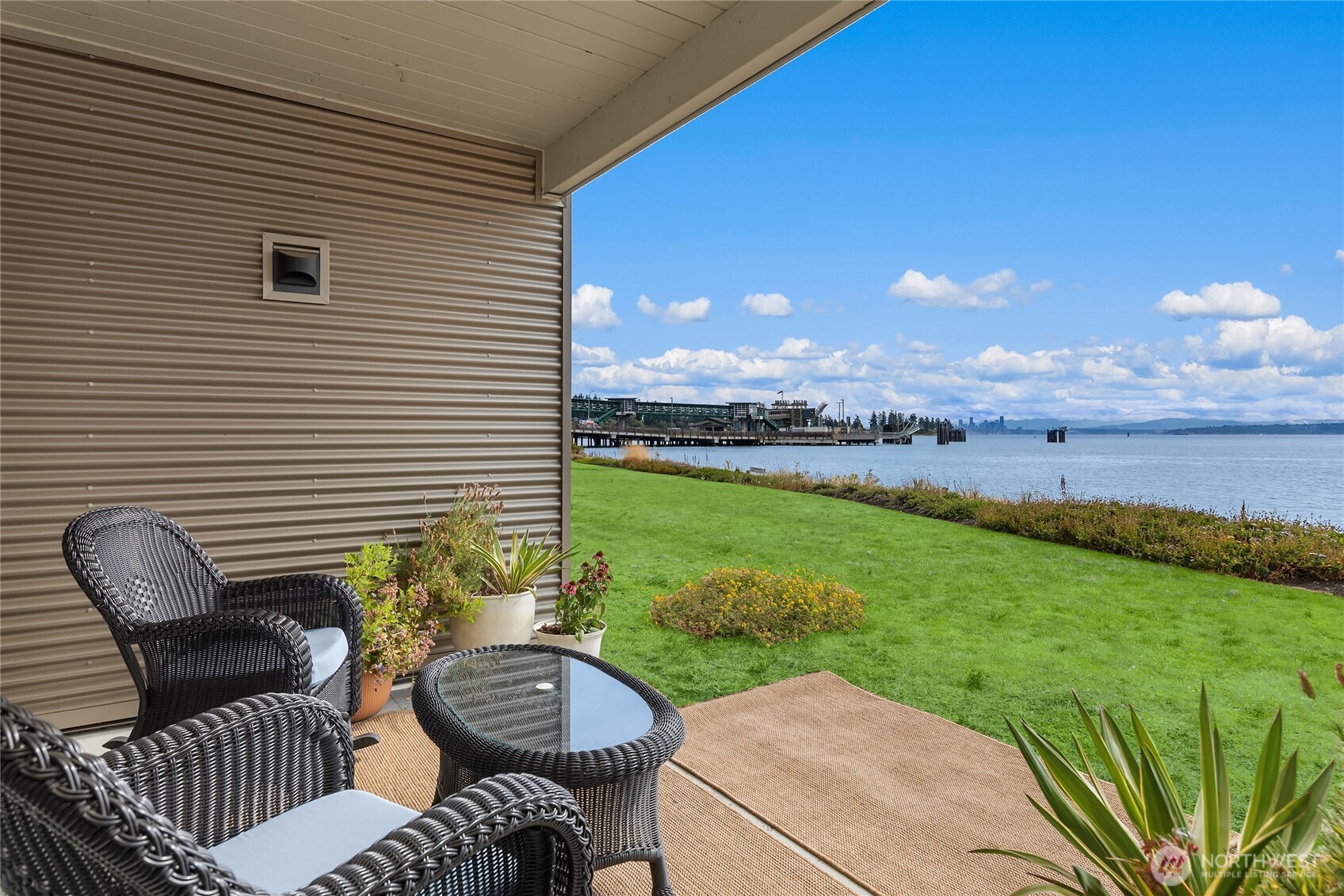 428 Harborview Drive 114 Property Photo 5