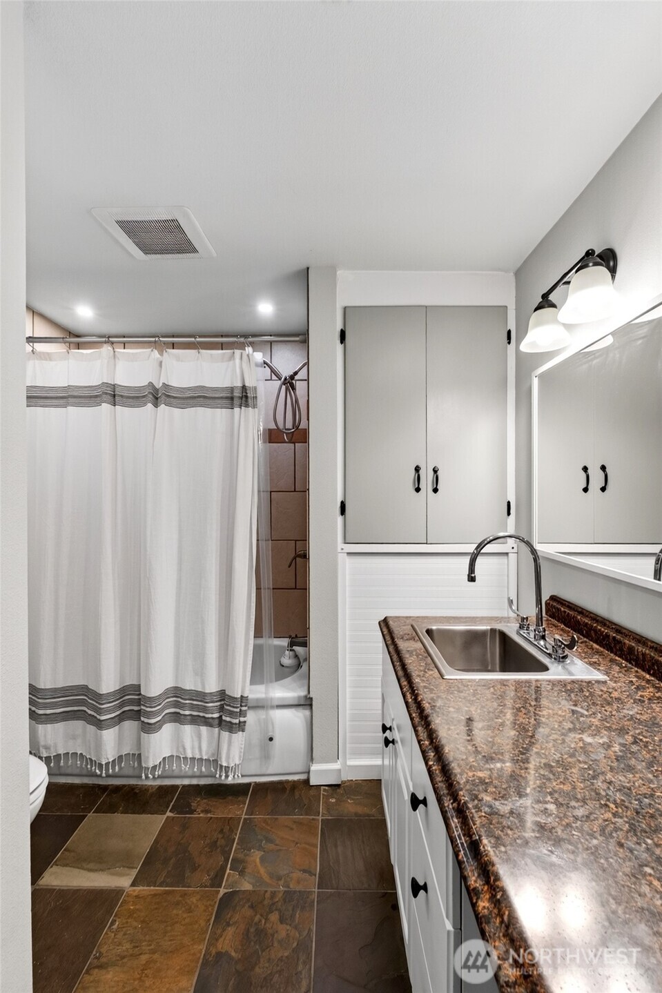 435 Harrison Street Property Photo 19