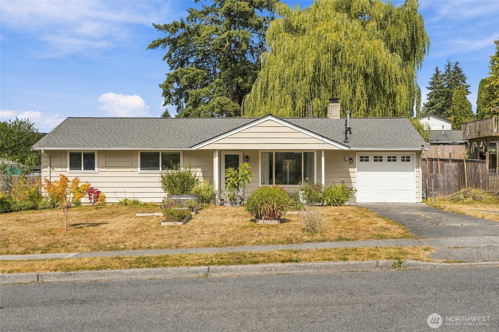 4813 190th Street Property Photo 2