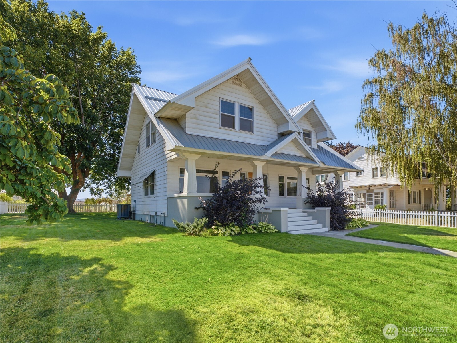 618 E Birch Street Property Photo 4