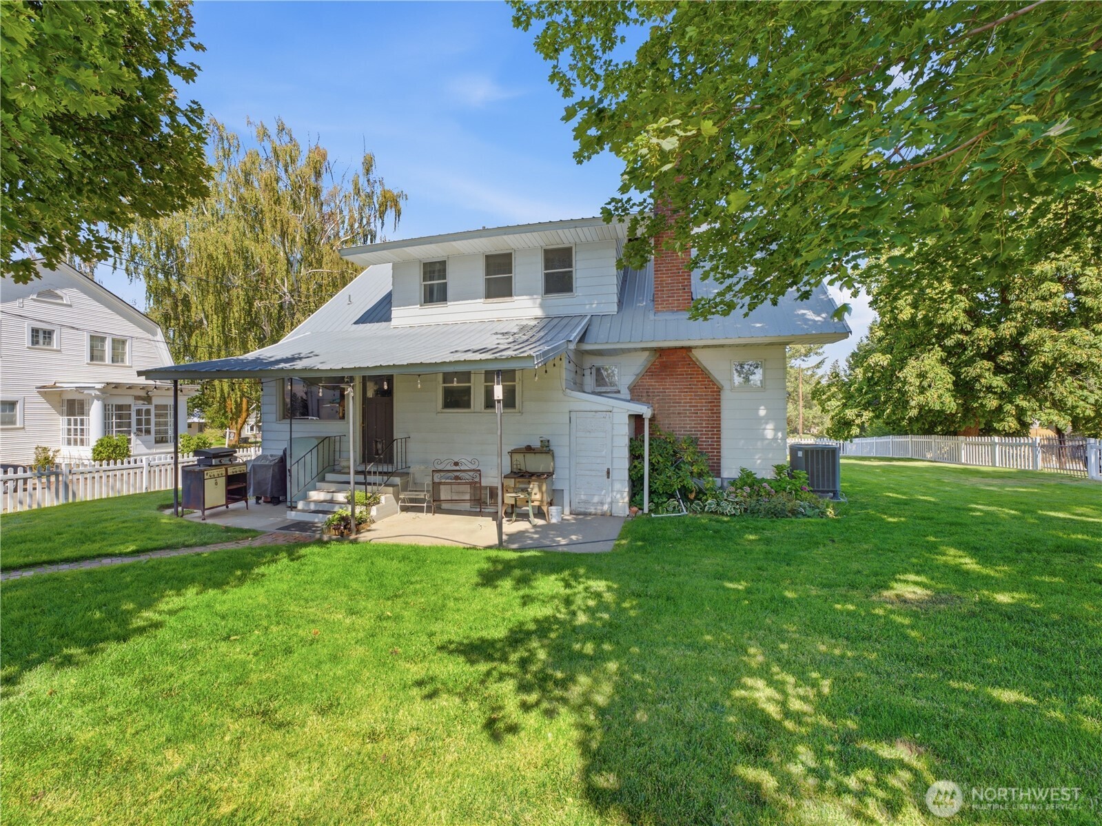 618 E Birch Street Property Photo 5
